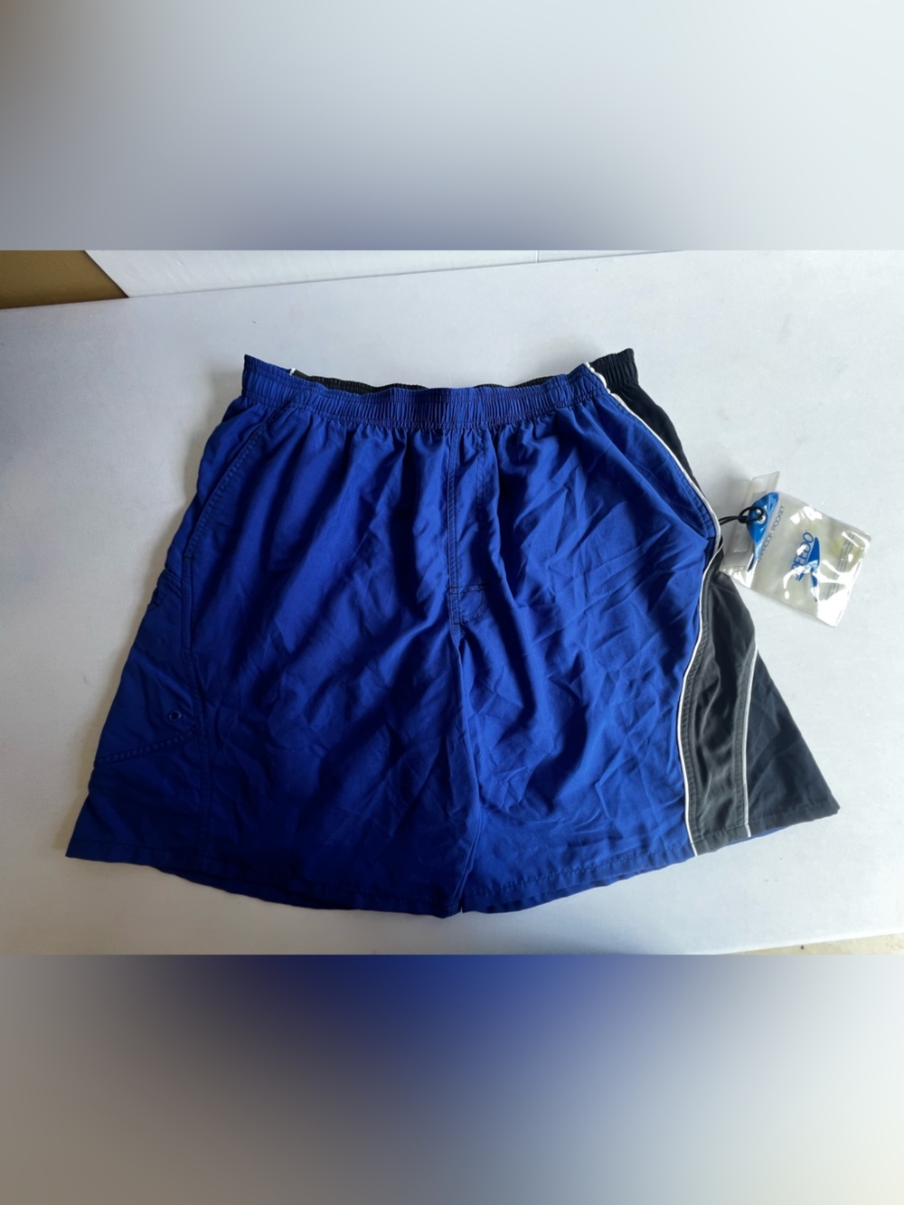 SPEEDO MEN’S TRUNKS SIZE XL ROYAL BLUE/BLACK COLORBLOCK DESIGN WATERPROOF POCKET